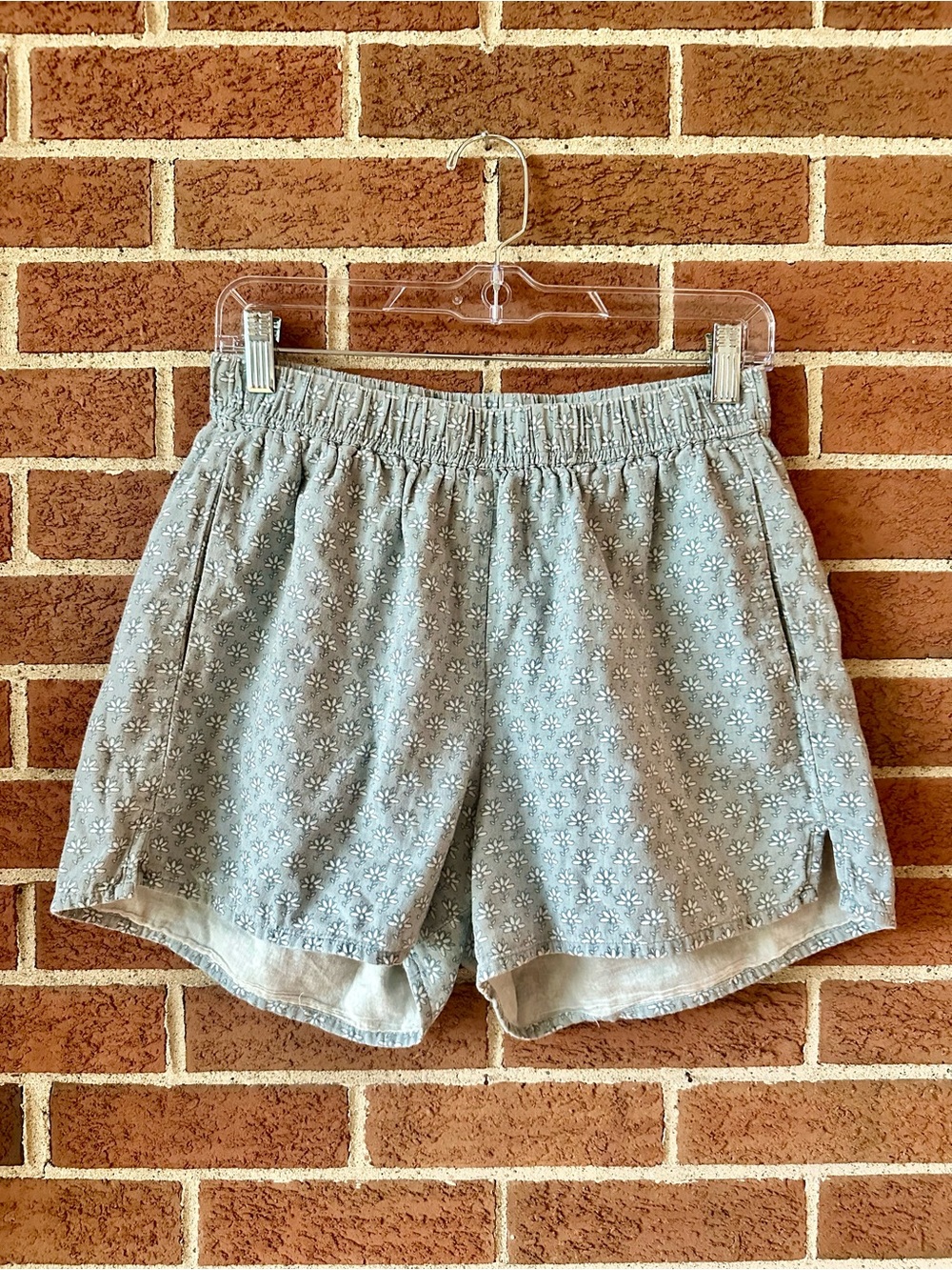 LAUDE The Label Women's Linen Floral Shorts Lt Blue White Relaxed Fit Pockets, M